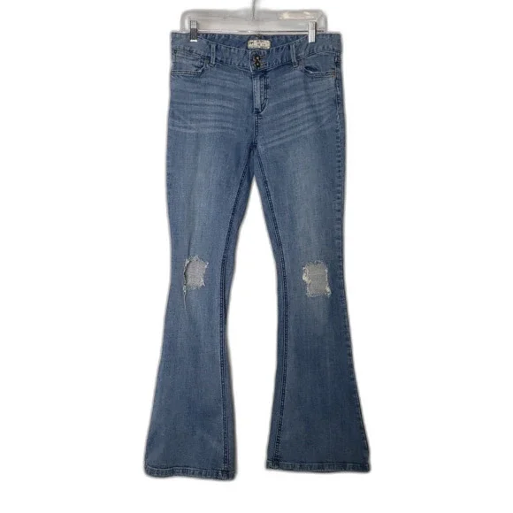 FREE PEOPLE Distressed with Holes Denim Flare Jeans Womens Size 30 - Picture 11 of 11